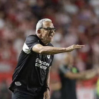 Hélio aponta grande jogo do Náutico e explica por que Dodô cobrou pênalti