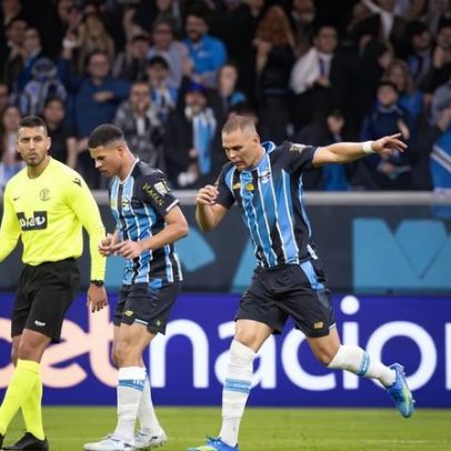 Carlos Vinicius e Pavon brilham na vitoria do Grêmio; confira notas