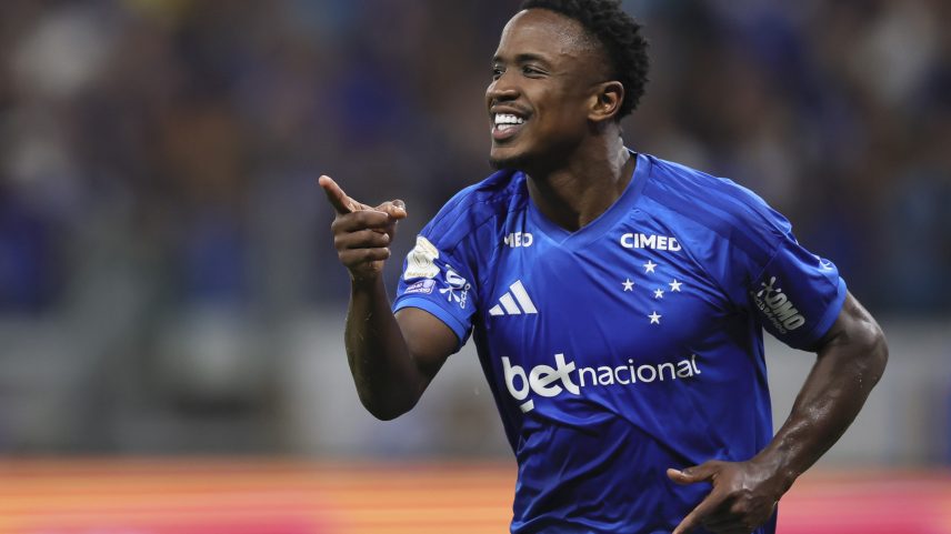 Sinisterra Cruzeiro — Foto: Gilson Lobo/AGIF