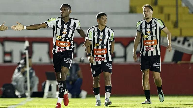 Max voltou a marcar um gol após quase um ano — Foto: Thiago Calil/AGIF