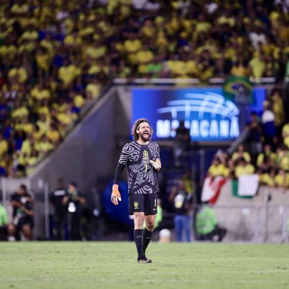 Alisson minimiza vaias após gol do Panamá e mira Copa do Mundo