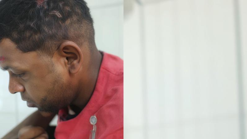 Entregador é agredido por homem em fast food