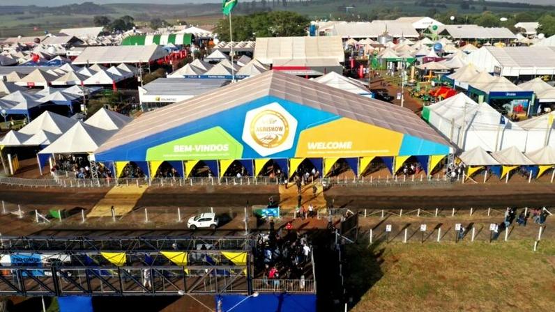 Governo de SP entregou 42 novos títulos rurais durante a abertura da Agrishow 2026; Estado atinge recorde de regularização