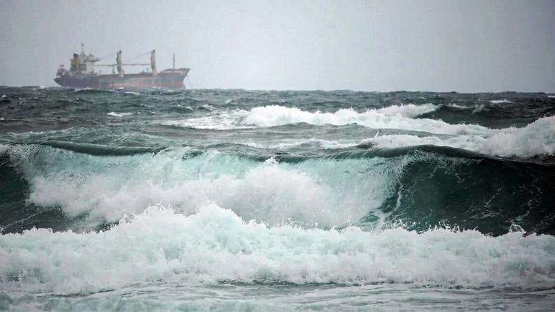 Vessel near the coast. Image by ajs1980518 via Pixabay.