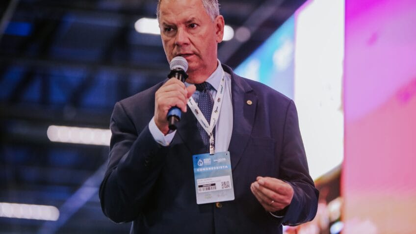 O deputado Alceu Moreira conversou com jornalistas nesta 5ª feira (14.mai) durante participação no 3º Fórum de Biodiesel e Bioquerosene
