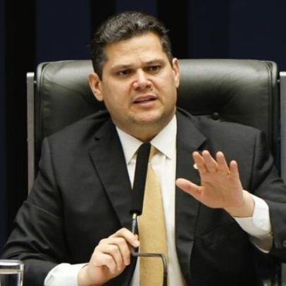 Quem são os cotados para relatar a PEC 6 X 1 no Senado
