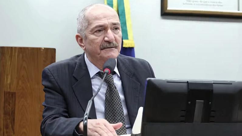 Aldo Rebelo, então secretário municipal de Relações Internacionais de São Paulo, em audiência pública na Câmara dos Deputados
