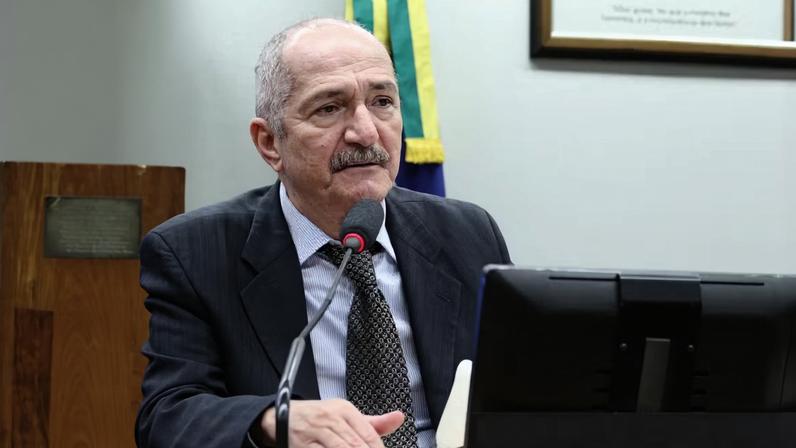 Aldo Rebelo, então secretário municipal de Relações Internacionais de São Paulo, em audiência pública na Câmara dos Deputados — Foto: Vinicius Loures/Câmara dos Deputados