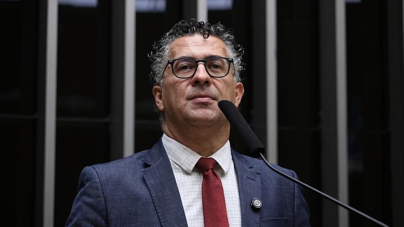 O deputado Alencar Santana, presidente da comissão especial sobre o fim da escala 6x1 | Kayo Magalhães / Câmara dos Deputados