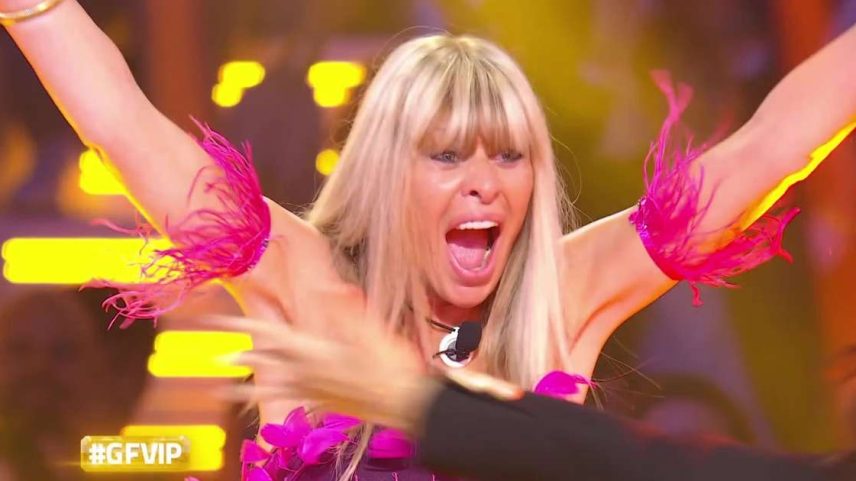 Figura famosa da direita na Itália, Alessandra Mussolini triunfou na edição VIP do 'Big Brother' em seu país