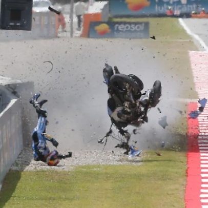 Piloto espanhol sofre queda no MotoGP, com fraturas, é hospitalizado