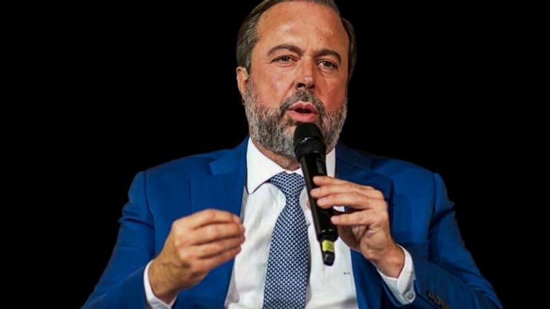 Silveira afirmou que há uma “absoluta dedicação” de Lula em “salvaguardar a economia nacional"