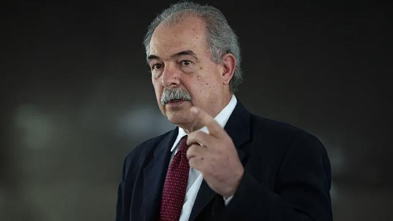 Mercadante: próximo escândalo será com fundos de investimento