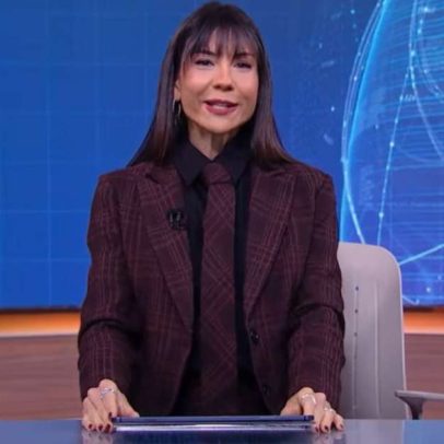 Amanda Klein surge com figurino incomum durante telejornal