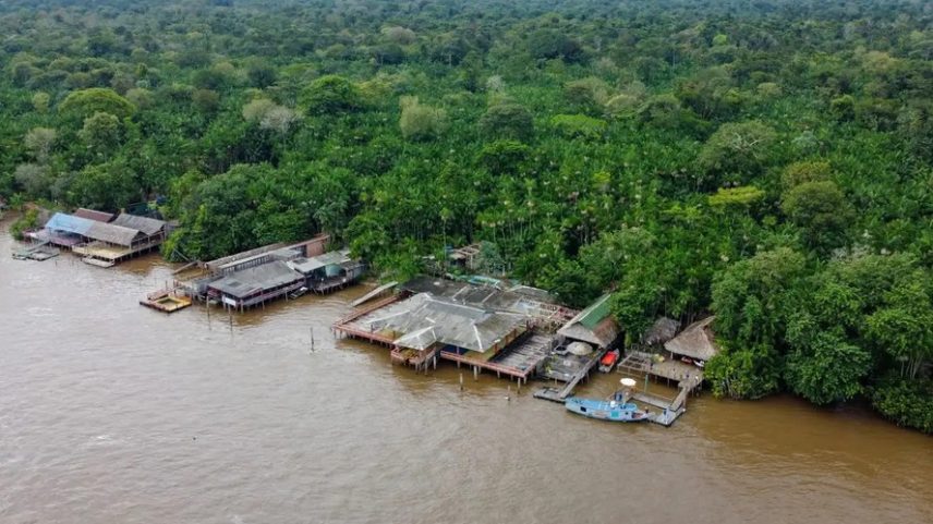 Comunidade ribeirinha na Amazônia — Foto: Márcio Ferreira/Ag. Pará