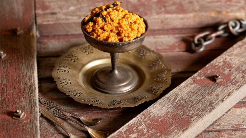 Livro aborda receitas clássicas portuguesas em meio a histórias de família da autora. Na imagem, ambrosia