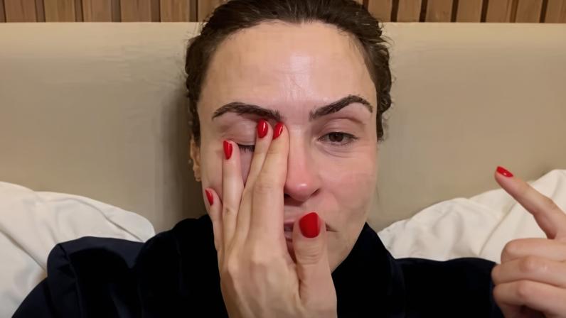 Ana Paula Renault chora ao lembrar do pai