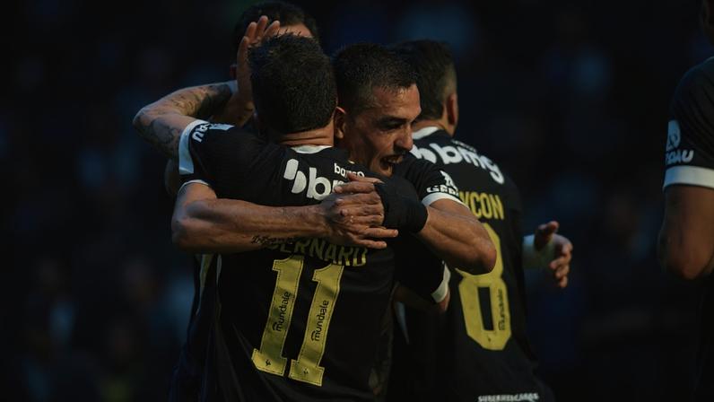 Jogadores do Atlético comemoram gol contra o Cienciano na Arena MRV (Foto: Pedro Souza / Atlético)