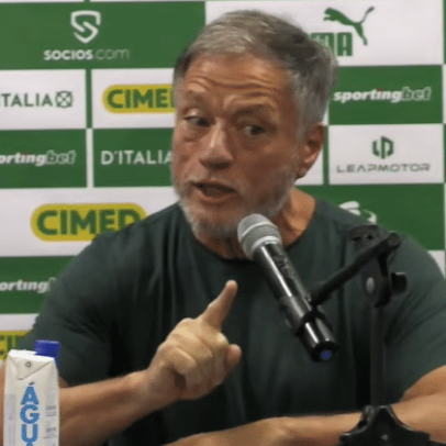 Barros cita regra da IFAB e critica a arbitragem