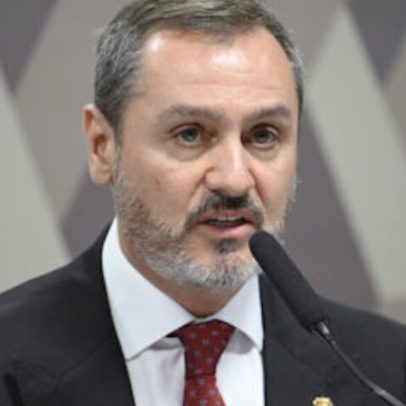 Novo pede apuração de viagem do diretor da PF paga pelo Master
