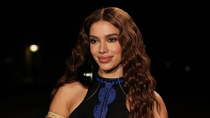 Cantora Anitta