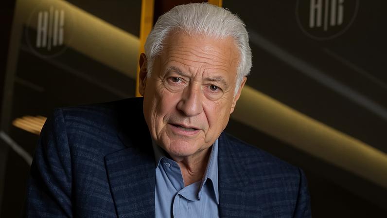 Antonio Fagundes rasga o verbo contra novo modelo de contratos da Globo: “A expertise foi desfeita”