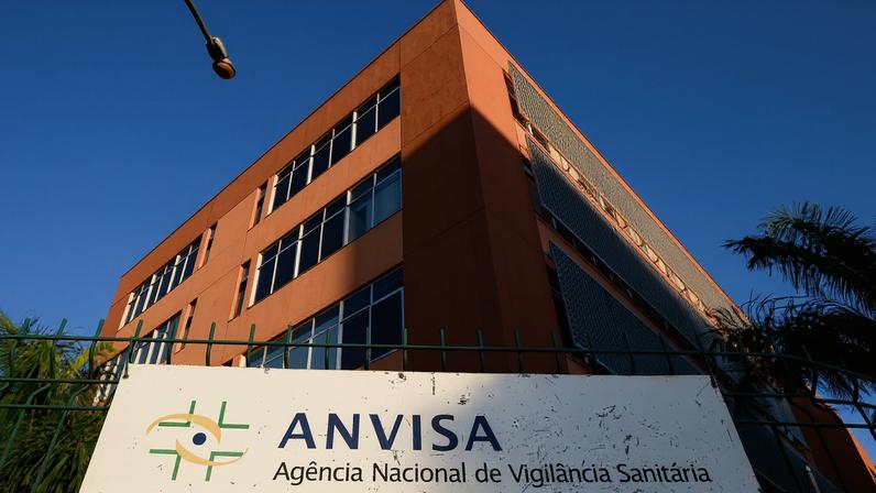 Briumvi utiliza anticorpo monoclonal para reduzir a progressão da esclerose múltipla, doença que afeta cérebro e medula