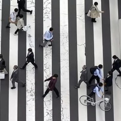 Japão vê recuperação econômica, mas alerta para riscos no Oriente Médio