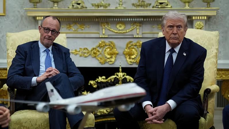 Trump e Merz no Salão Oval da Casa Branca
