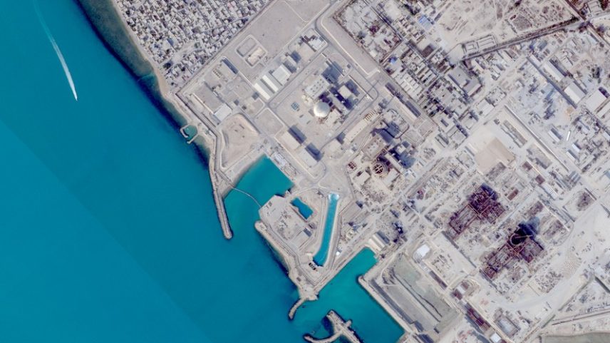 Esta imagem de satélite da Planet Labs PBC mostra a Usina Nuclear de Bushehr em Bushehr, Irã — Foto: Associated Press