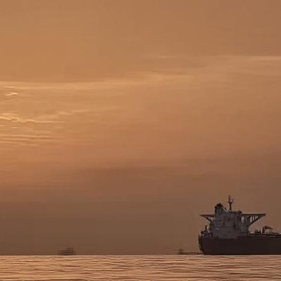 Petróleo cai firme mesmo com sinais ambíguos sobre negociações EUA-Irã