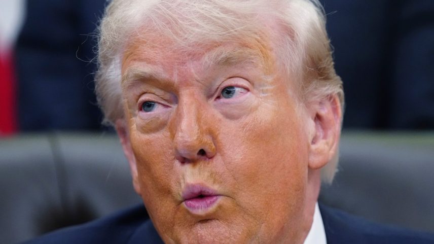 O presidente Donald Trump discursa antes de assinar uma proclamação no Salão Oval da Casa Branca, na terça-feira, 5 de maio de 2026, em Washington — Foto: AP/Jacquelyn Martin