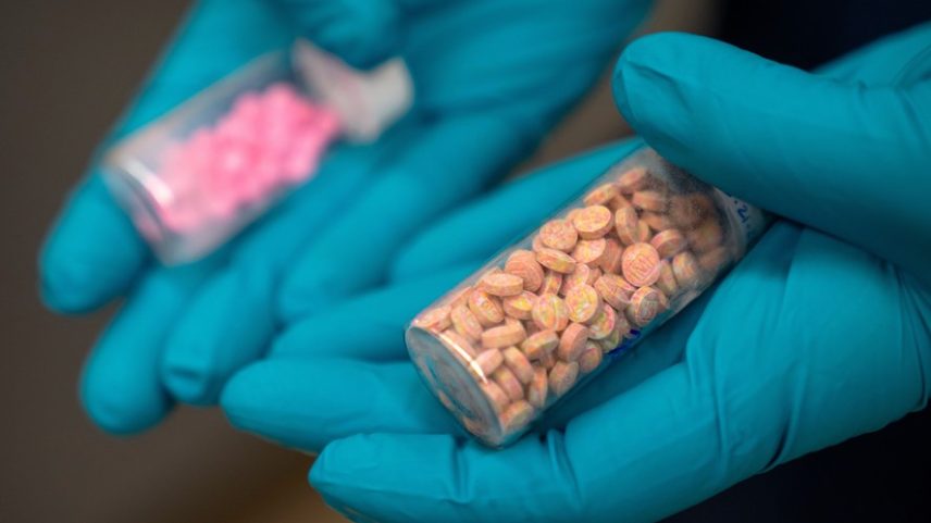 Frascos com fentanil: agência antidrogas americana investiga redes que usavam o território japonês para ocultar o envio do opioide aos EUA