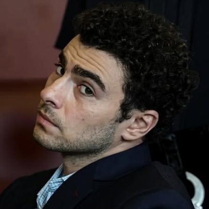 Juiz aceita pedido de Mangione para excluir provas após busca ilegal
