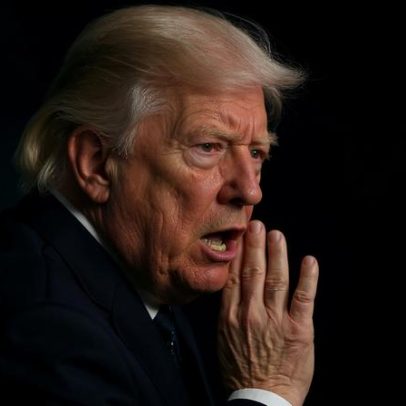Trump divulga agenda oficial e não prevê encontro com Flávio Bolsonaro