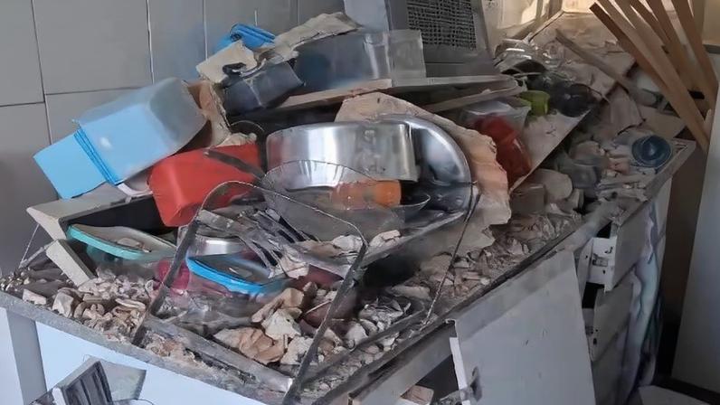 Apartamento da família ficou completamente destruído — Foto: Arquivo pessoal