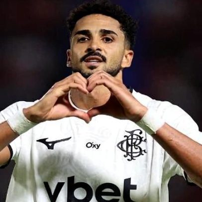 Botafogo vira após gol contra e assume liderança da Sul-Americana
