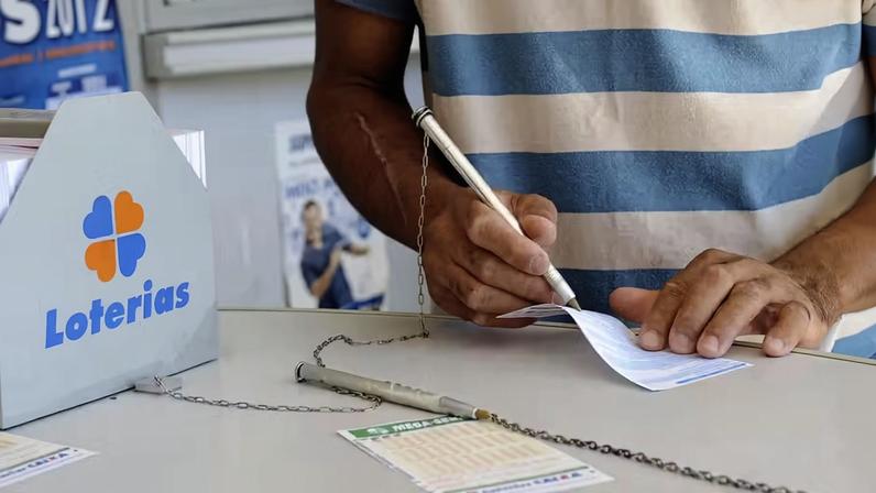 Mega-Sena ganha concurso especial com prêmio estimado em R$ 150 milhões e que não acumula — Foto: Agência Brasil