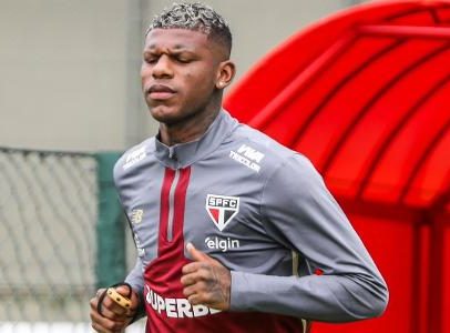 Punição a Arboleda seria deixá-lo fora do clássico contra o Corinthians