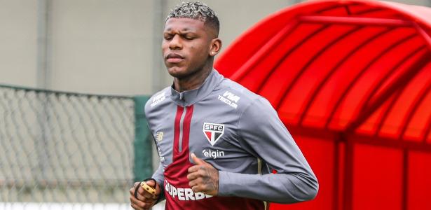 Arboleda treinando no São Paulo
