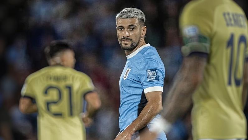 Arrascaeta durante jogo do Uruguai nas Eliminatórias