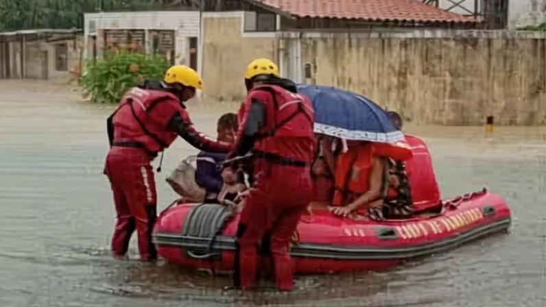 04/05/2026 - Pernambuco e Paraíba têm 12,8 mil desalojados ou desabrigados devido às chuvas, e governo reconhece emergência. Foto: Corpo de Bombeiros de Pernambuco/Divulgação