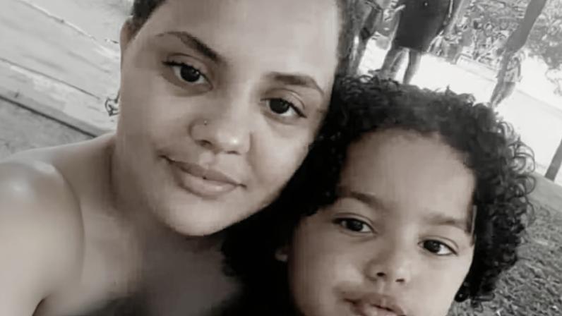 Jaqueline Soares e seus filhos, Riquelmy e Maria Helena, morreram em deslizamento de barreira no Recife — Foto: Reprodução/Whatsapp