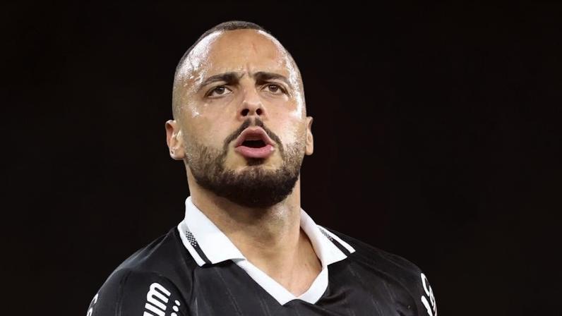 Arthur Cabral comemora gol do Botafogo sobre o Corinthians