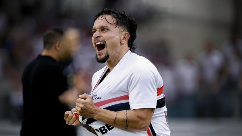 Artur abriu o placar para o São Paulo contra o Bahia