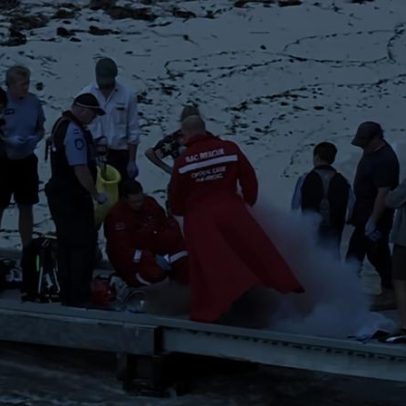 Imagens mostram resgate de homem morto por tubarão-branco na Austrália