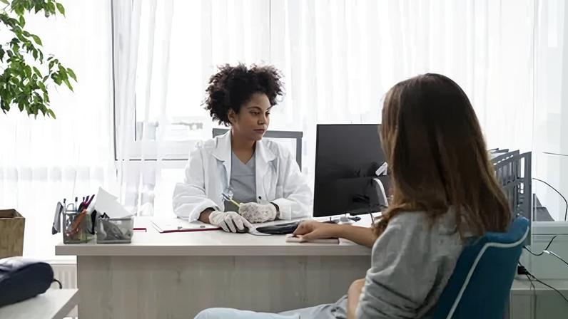 Mulheres concentram a maioria dos casos de doenças autoimunes, segundo médico