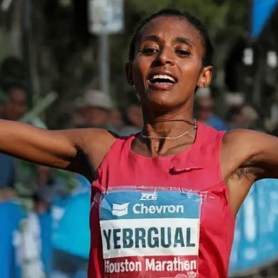 Campeã de meia maratona morre aos 36 após mal-estar em treino