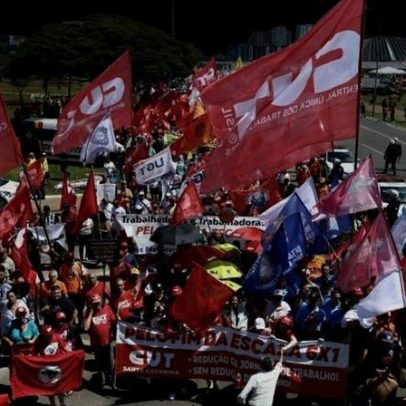 Defesa do fim da 6 X 1 une sindicalismo e esquerda em atos