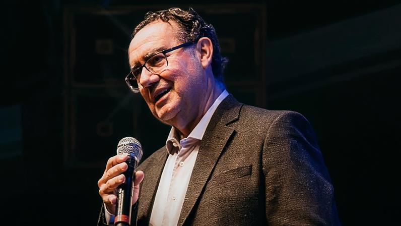 O psiquiatra diz ter “uma jornada 100% baseada em projetos e 0% em ataques pessoais"